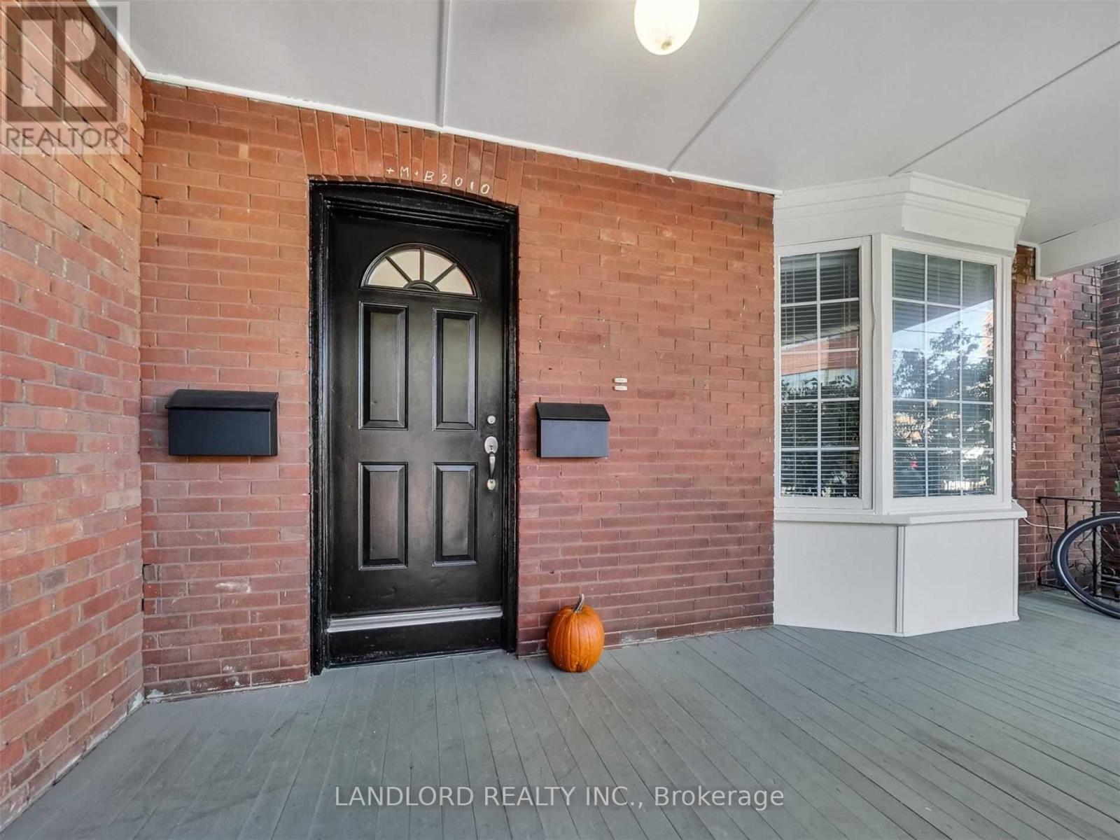 Main Fl - 2251 Dundas Street W, Toronto, Ontario  M6R 1X6 - Photo 2 - W12656462