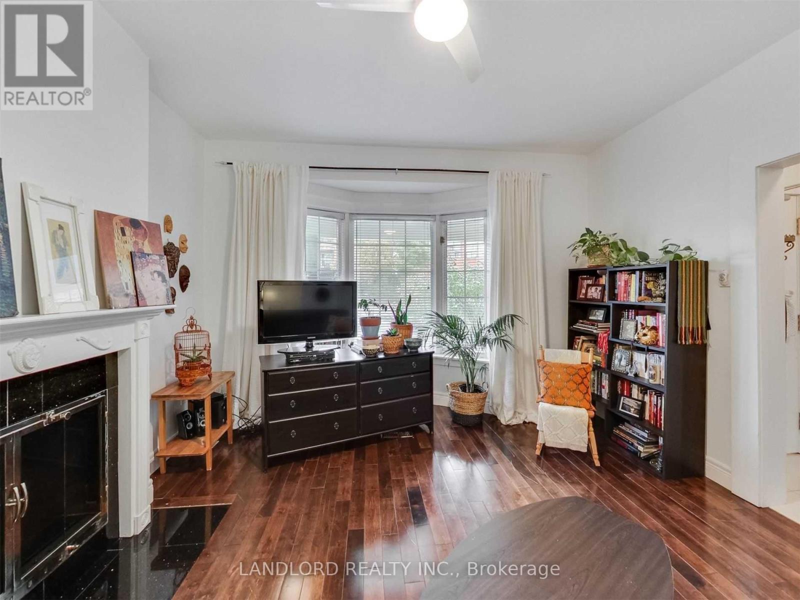 Main Fl - 2251 Dundas Street W, Toronto, Ontario  M6R 1X6 - Photo 4 - W12656462