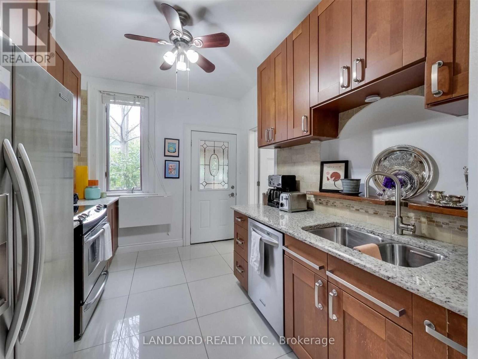 Main Fl - 2251 Dundas Street W, Toronto, Ontario  M6R 1X6 - Photo 6 - W12656462