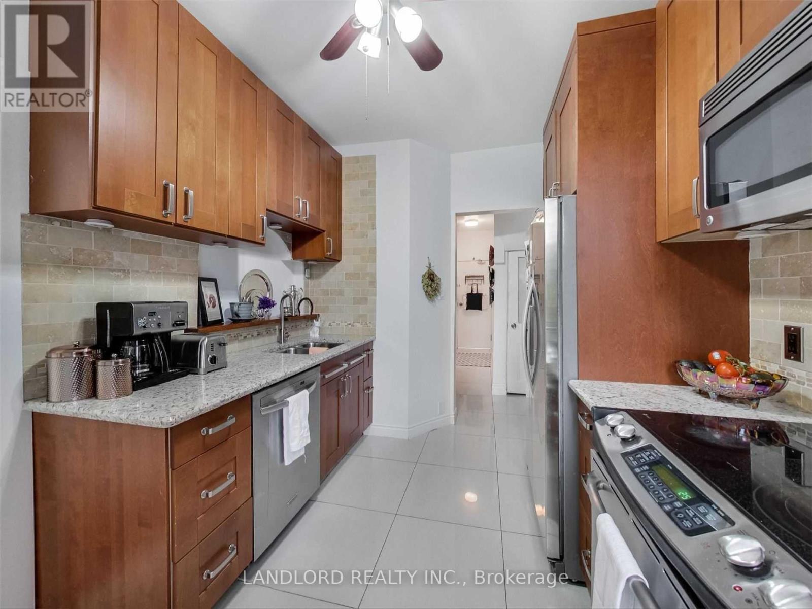 Main Fl - 2251 Dundas Street W, Toronto, Ontario  M6R 1X6 - Photo 7 - W12656462