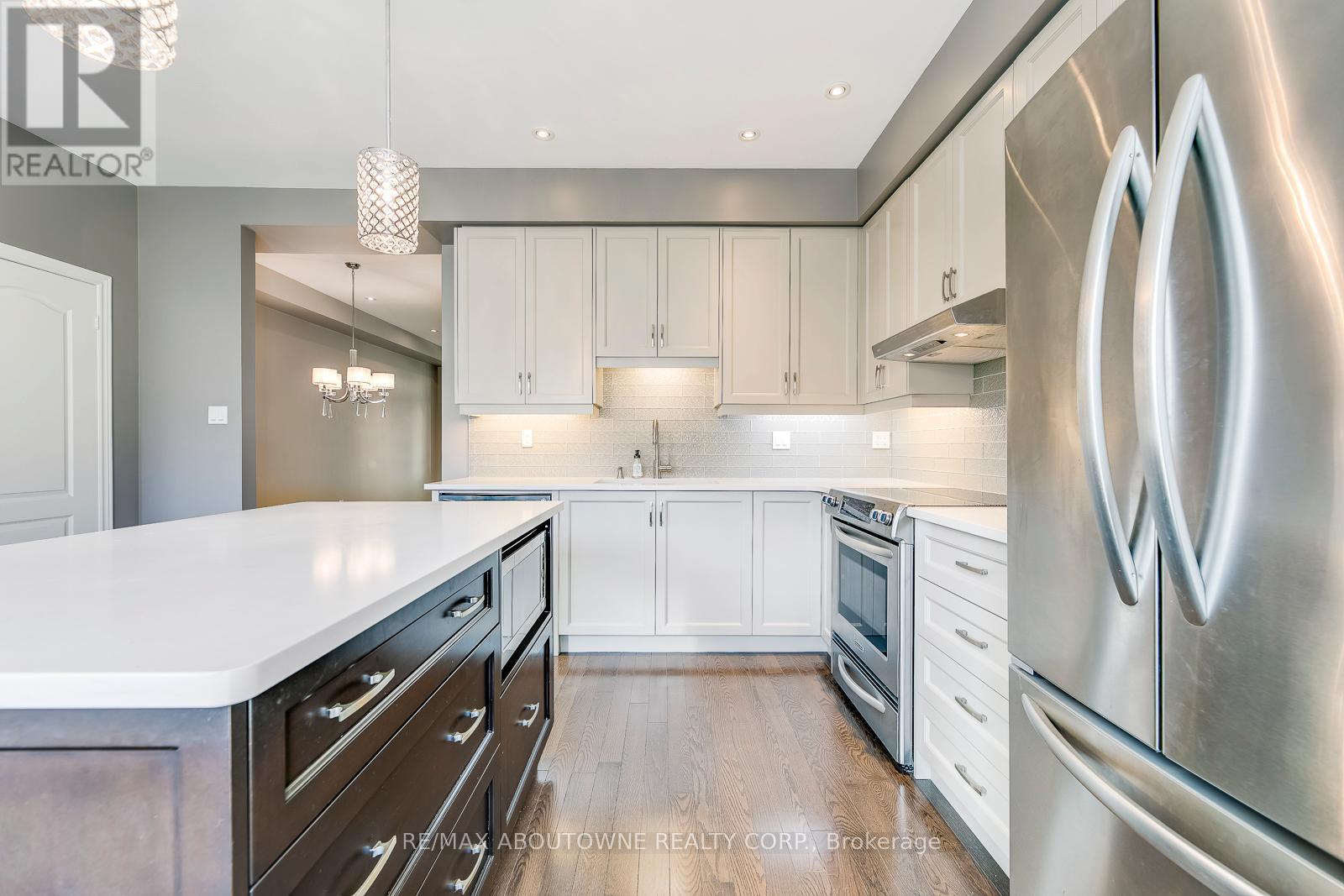 186 Gatwick Drive, Oakville, Ontario  L6H 6N1 - Photo 14 - W12656494