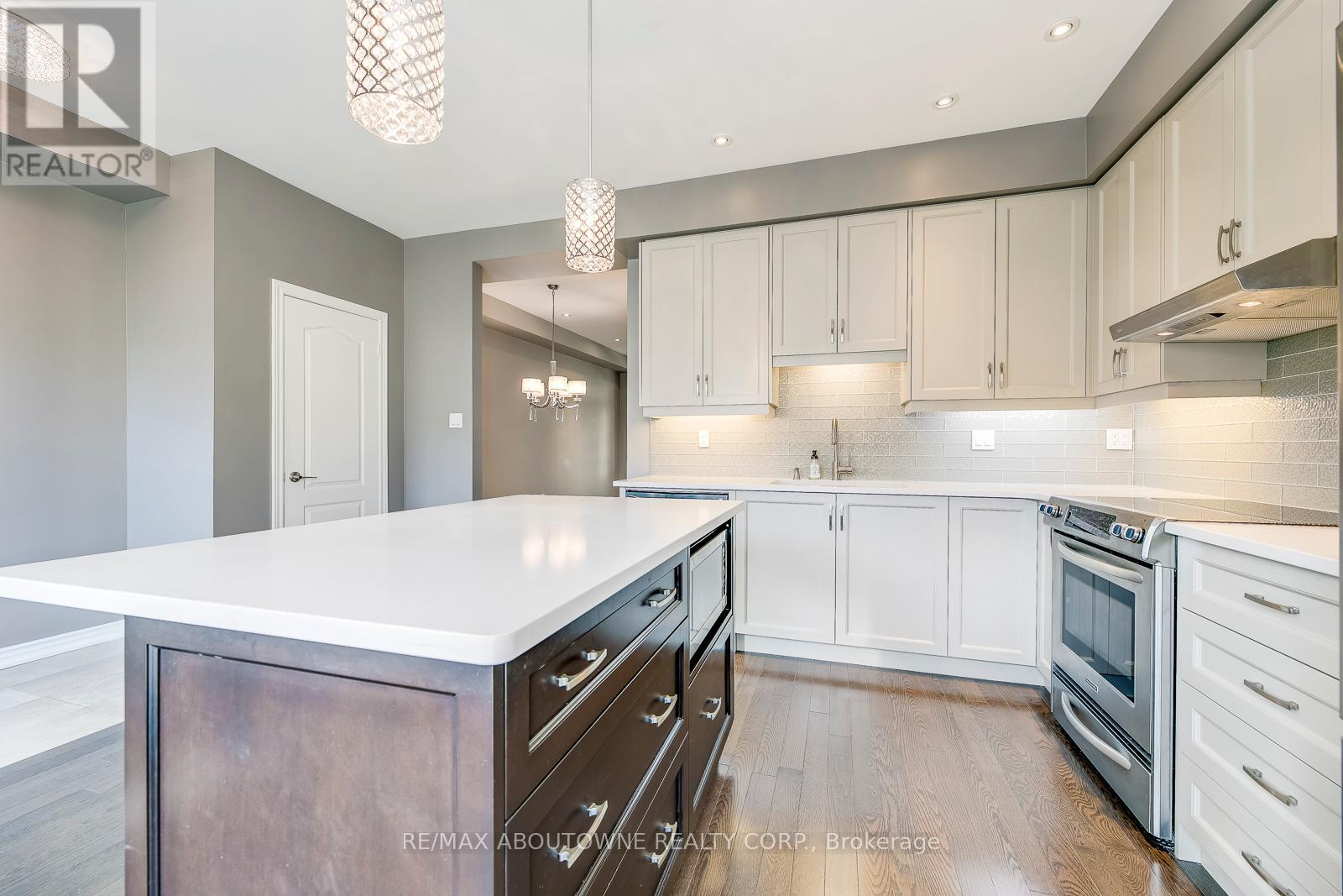 186 Gatwick Drive, Oakville, Ontario  L6H 6N1 - Photo 15 - W12656494