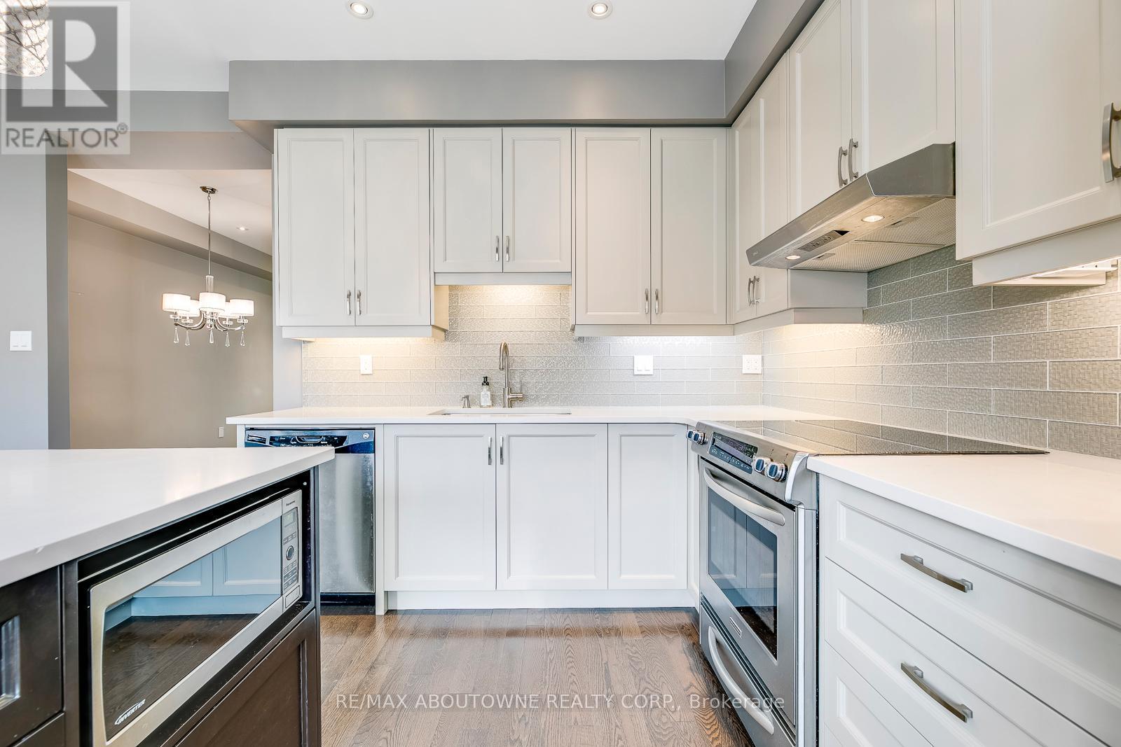 186 Gatwick Drive, Oakville, Ontario  L6H 6N1 - Photo 16 - W12656494