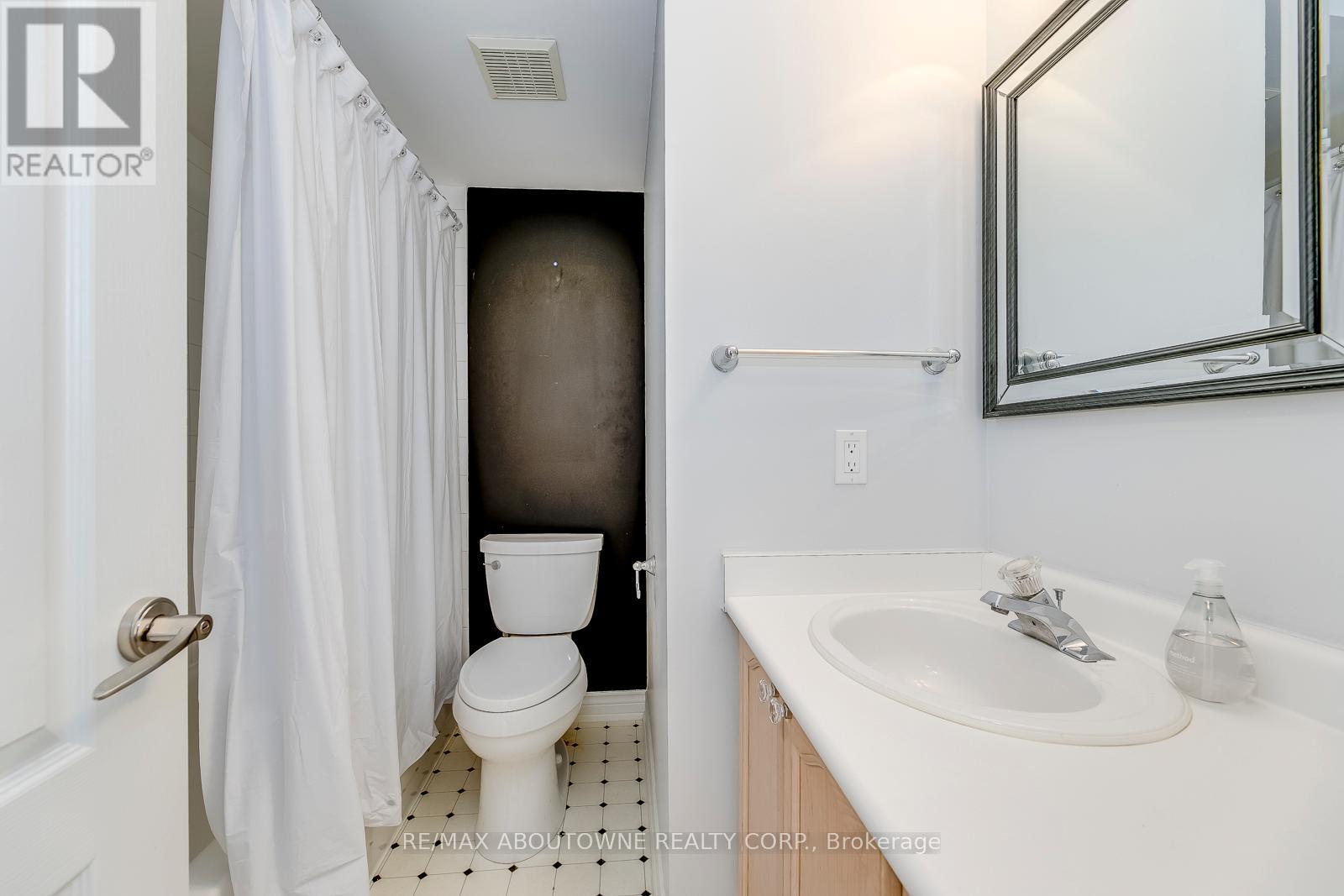186 Gatwick Drive, Oakville, Ontario  L6H 6N1 - Photo 29 - W12656494