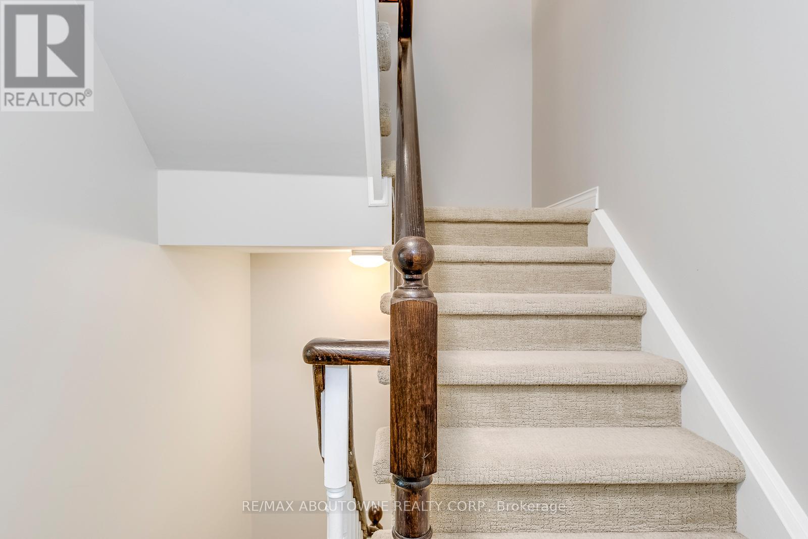 186 Gatwick Drive, Oakville, Ontario  L6H 6N1 - Photo 30 - W12656494