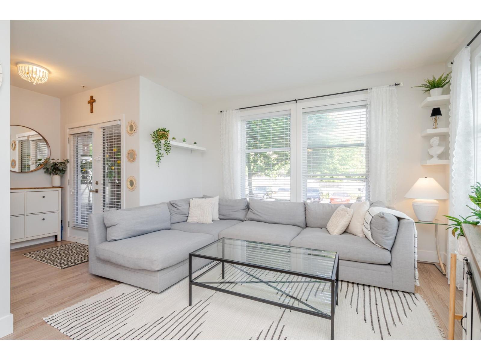 105 15956 86A AVENUE, Surrey, British Columbia