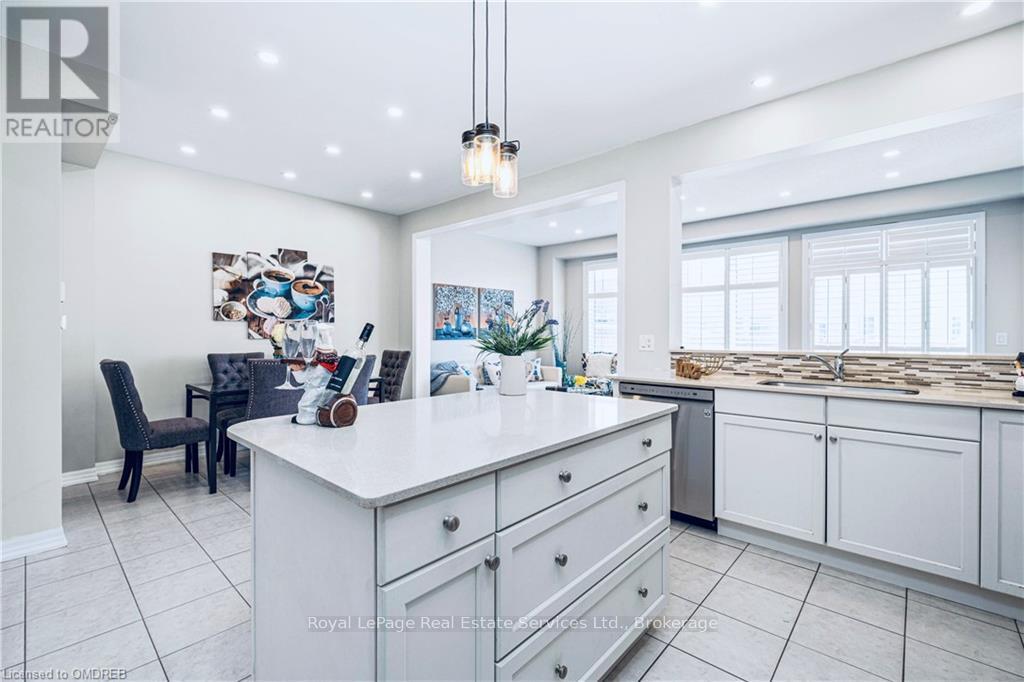 106 Hanson Crescent, Milton, Ontario  L9T 8L5 - Photo 7 - W12656550