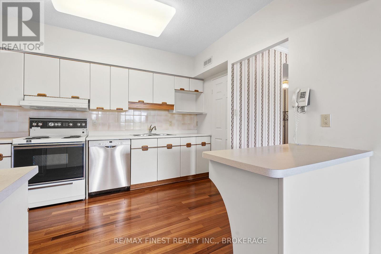 302 - 1000 King Street W, Kingston, Ontario  K7M 8H3 - Photo 10 - X12483156