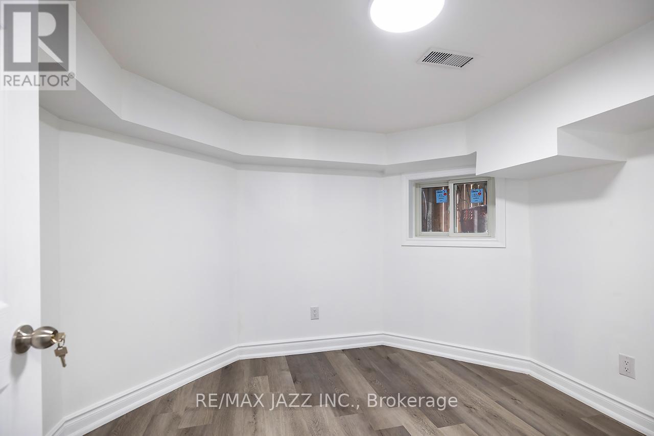 2003 Cedarwood Court, Pickering, Ontario  L1X 1T8 - Photo 11 - E12656668