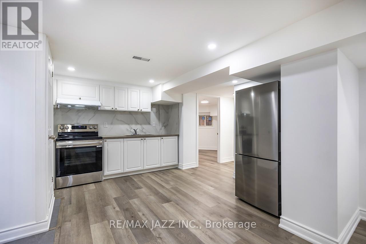 2003 Cedarwood Court, Pickering, Ontario  L1X 1T8 - Photo 4 - E12656668