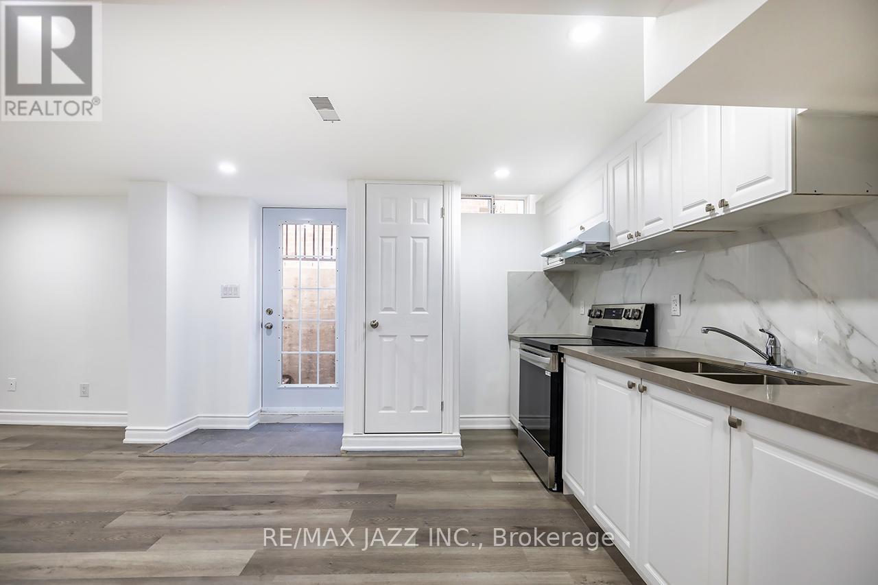 2003 Cedarwood Court, Pickering, Ontario  L1X 1T8 - Photo 6 - E12656668