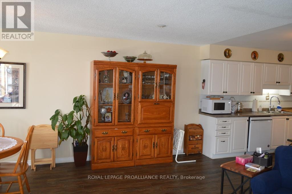 205 - 56 Tripp Boulevard, Quinte West, Ontario  K8V 5V1 - Photo 7 - X12656552