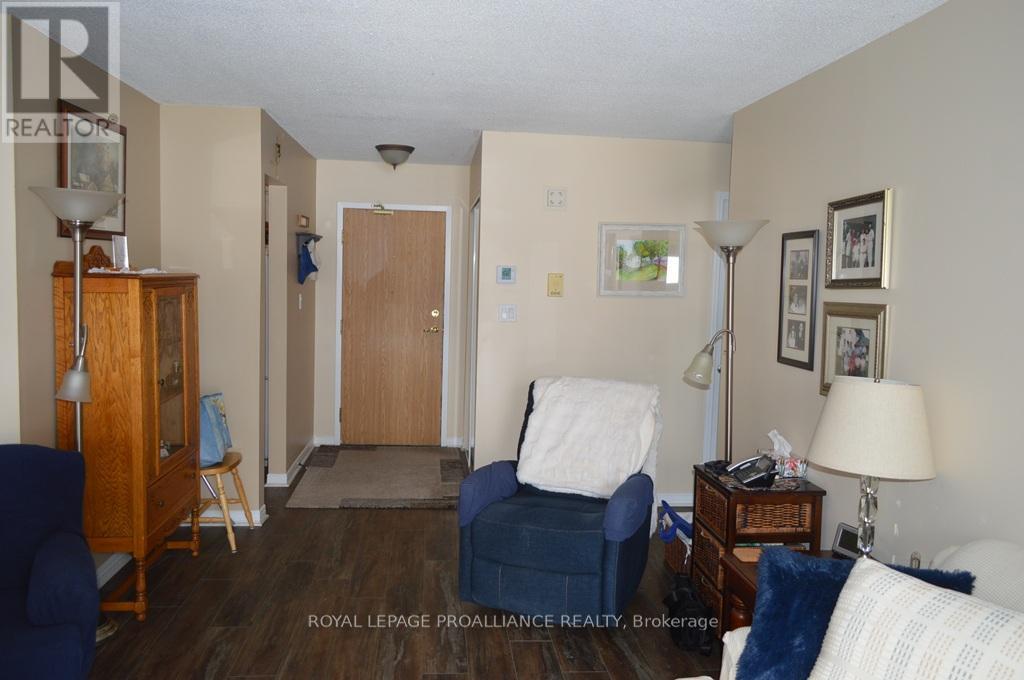 205 - 56 Tripp Boulevard, Quinte West, Ontario  K8V 5V1 - Photo 8 - X12656552