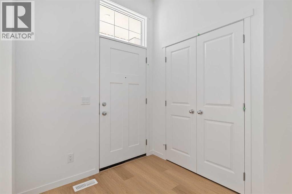 449 Hotchkiss Drive Se, Calgary, Alberta  T3S 0S8 - Photo 2 - A2256988