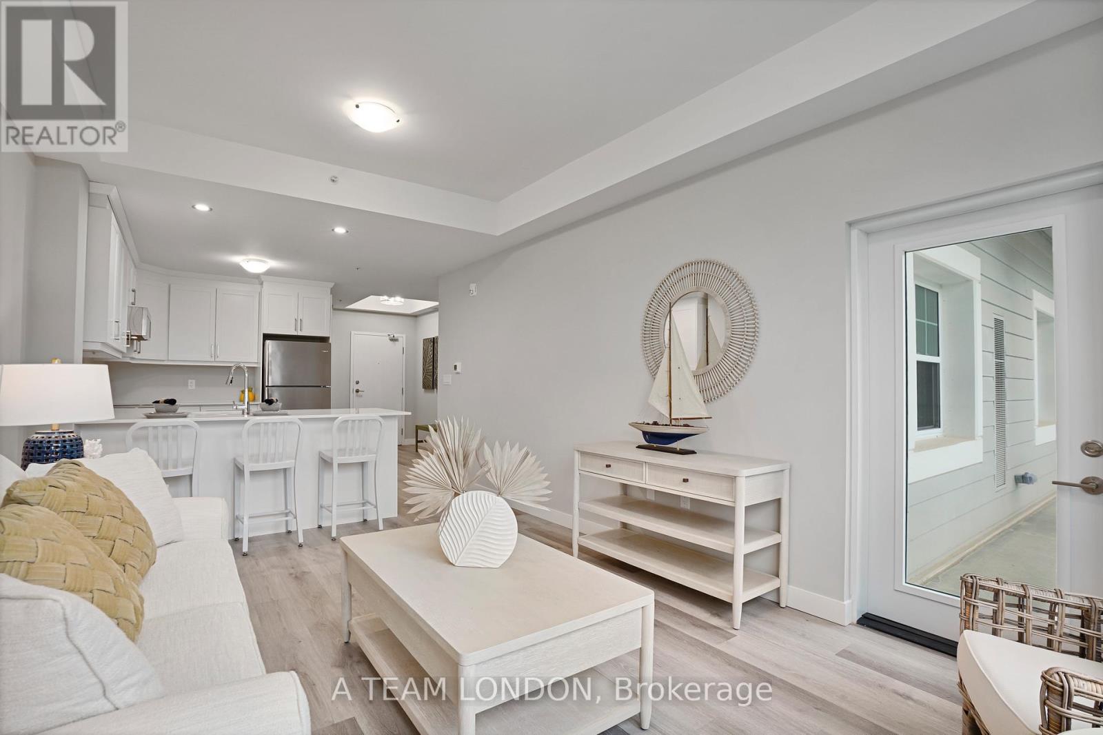 201 - 100 The Promenade, Central Elgin, Ontario  N5L 1C5 - Photo 1 - X12656586