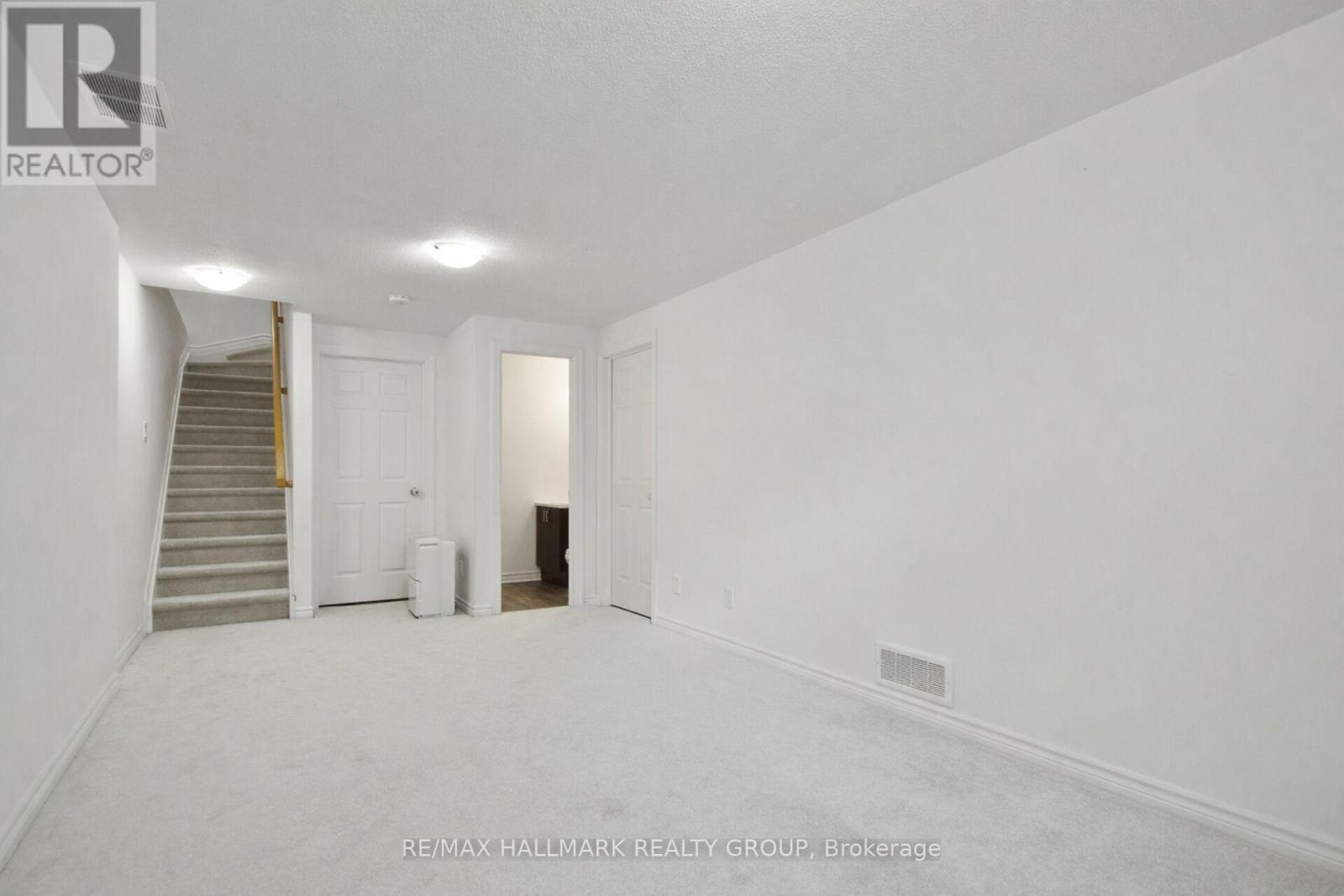 233 Pingwi Place, Ottawa, Ontario  K1X 0G2 - Photo 43 - X12656604