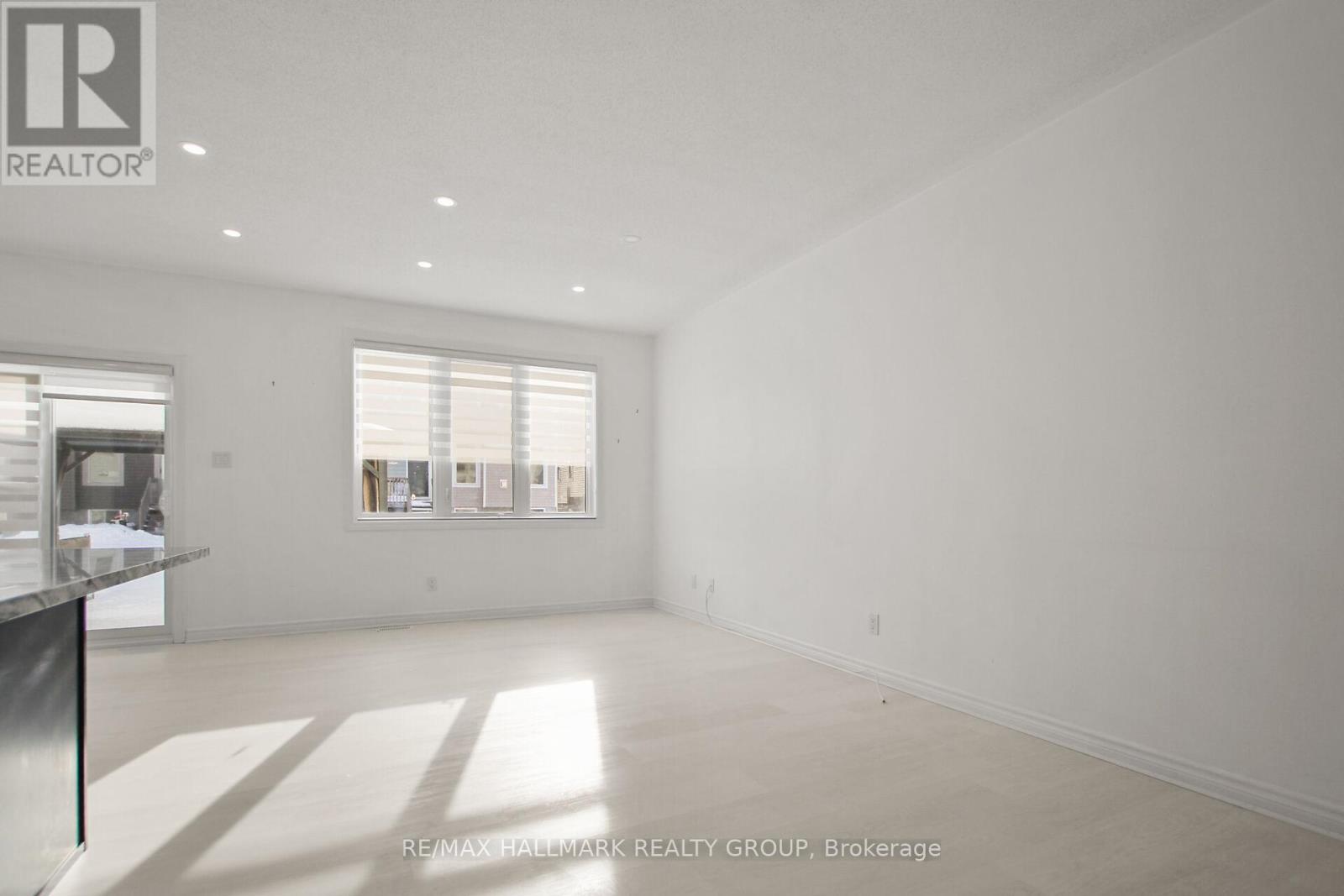 233 Pingwi Place, Ottawa, Ontario  K1X 0G2 - Photo 9 - X12656604