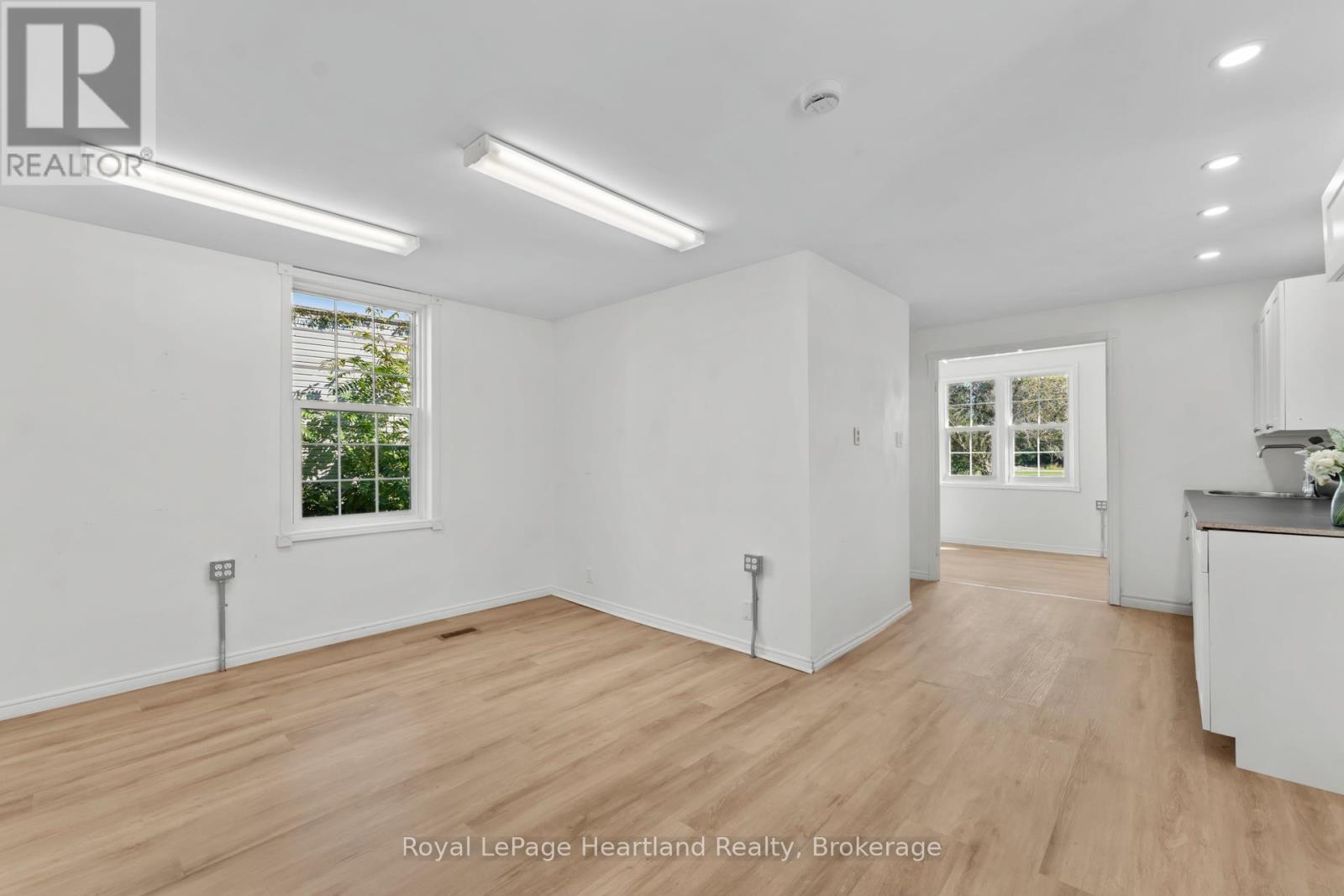 5 The Square, Bluewater, Ontario N0M 1G0 - Photo 26 - X12419522