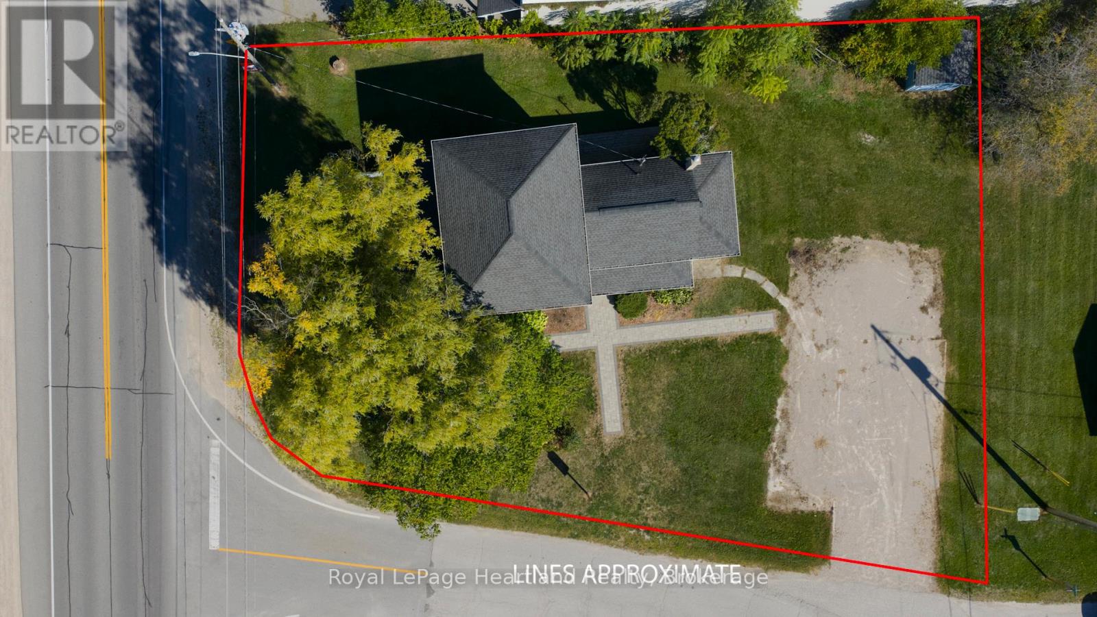 5 The Square, Bluewater, Ontario  N0M 1G0 - Photo 10 - X12419523