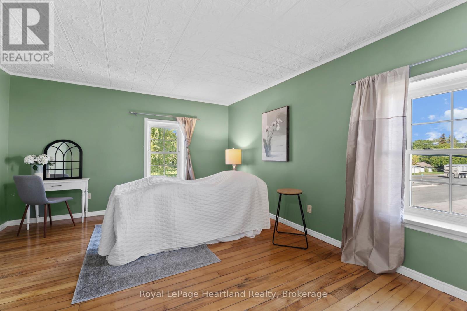 5 The Square, Bluewater, Ontario  N0M 1G0 - Photo 18 - X12419523