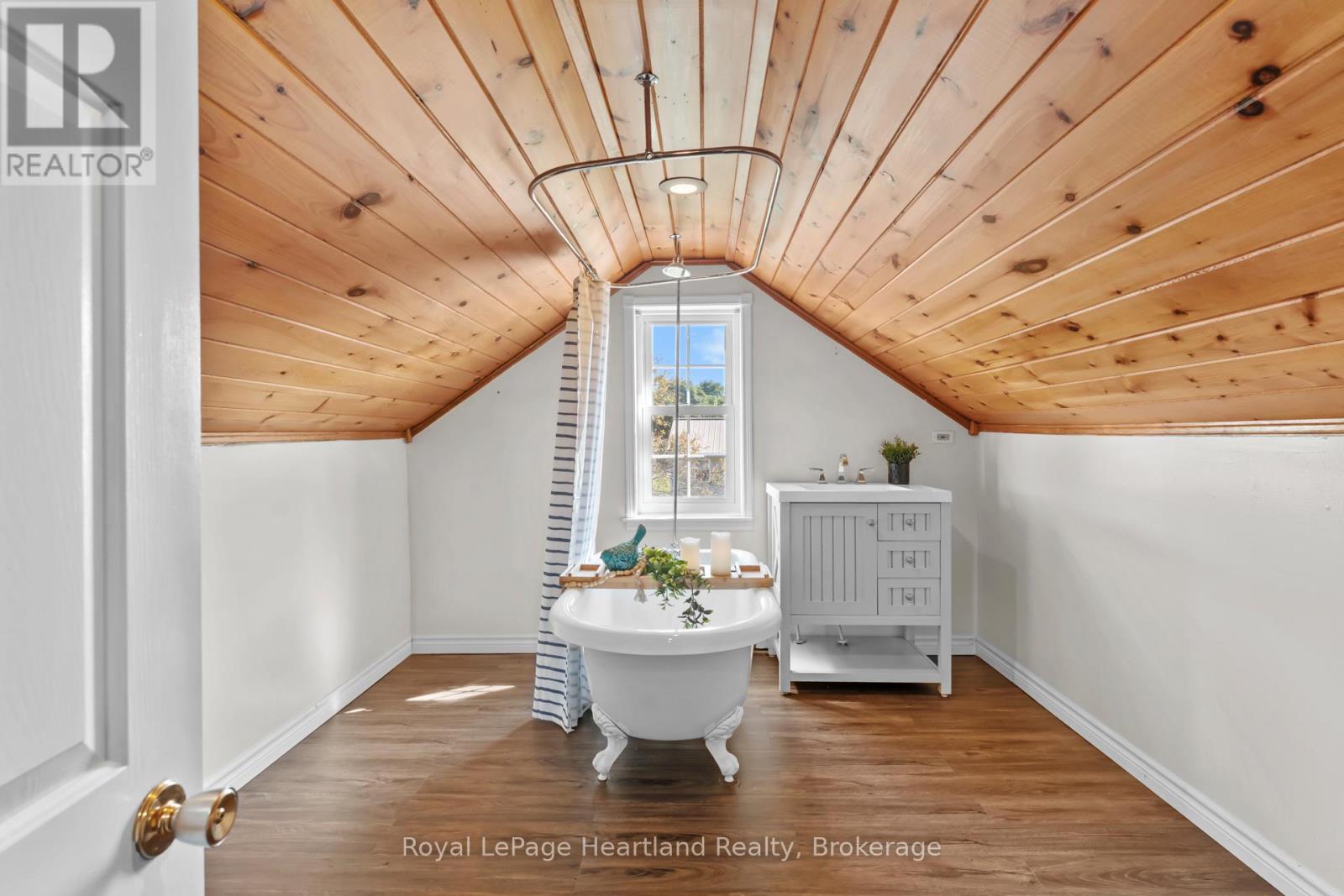 5 The Square, Bluewater, Ontario  N0M 1G0 - Photo 24 - X12419523