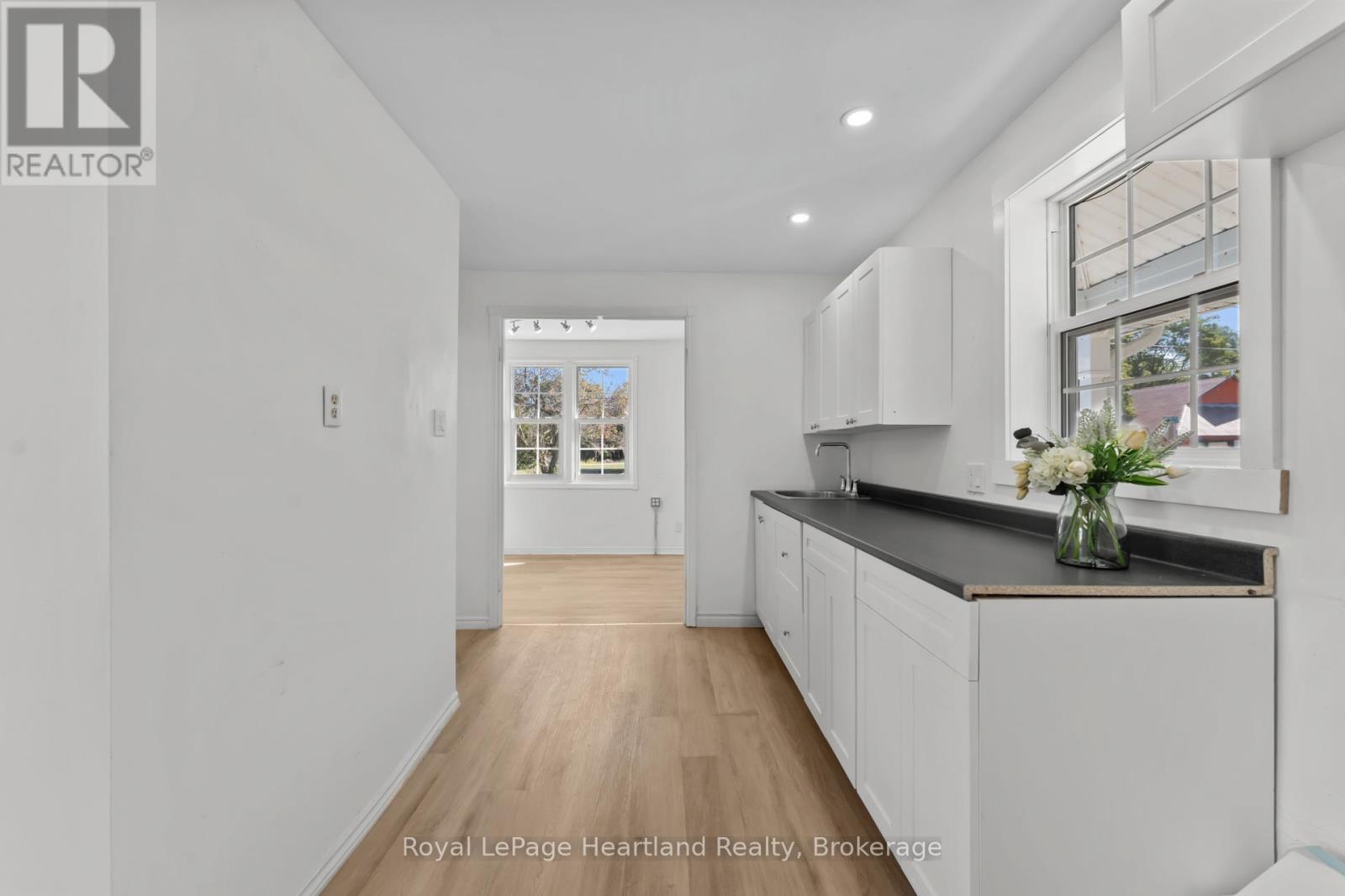 5 The Square, Bluewater, Ontario  N0M 1G0 - Photo 28 - X12419523