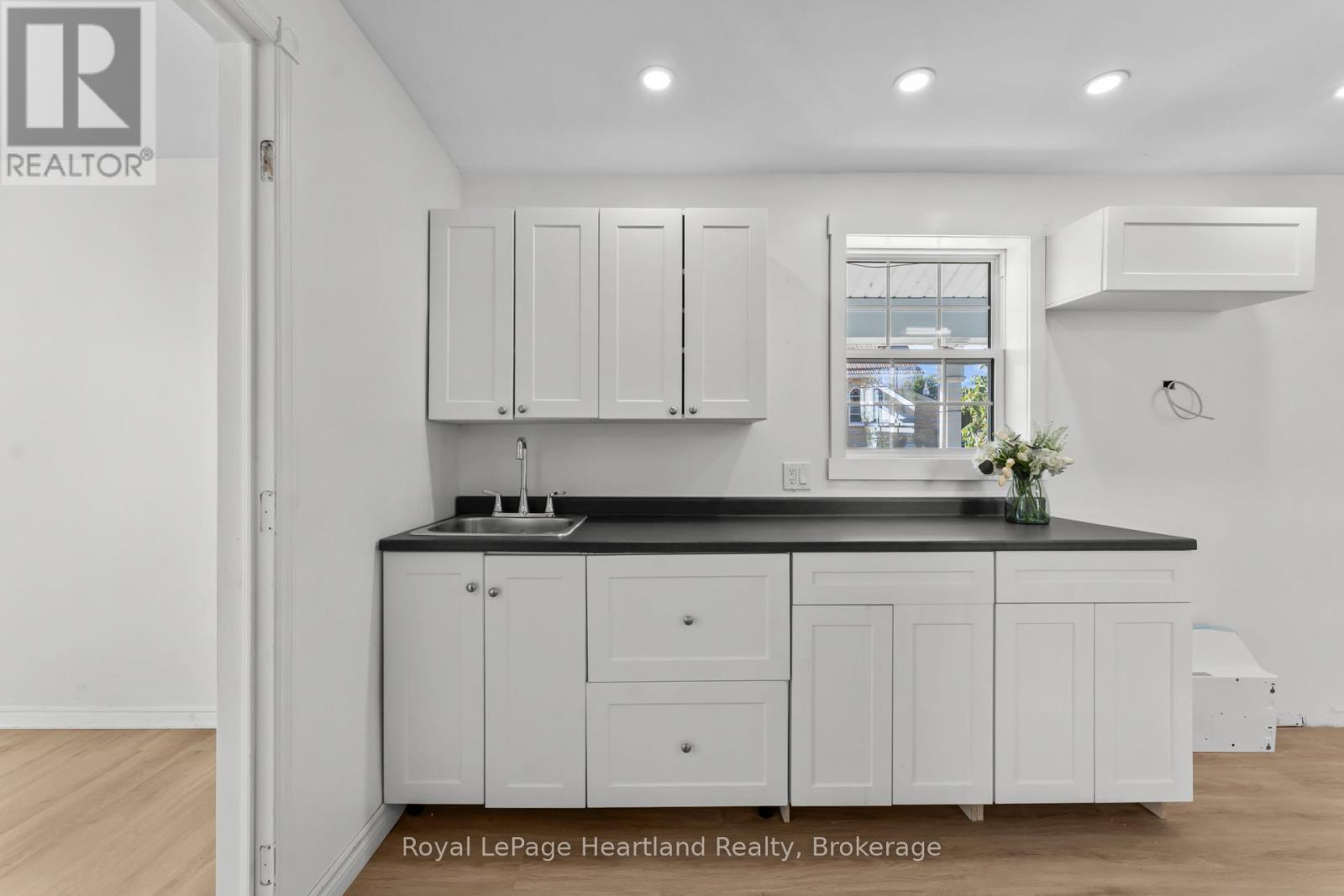 5 The Square, Bluewater, Ontario  N0M 1G0 - Photo 29 - X12419523