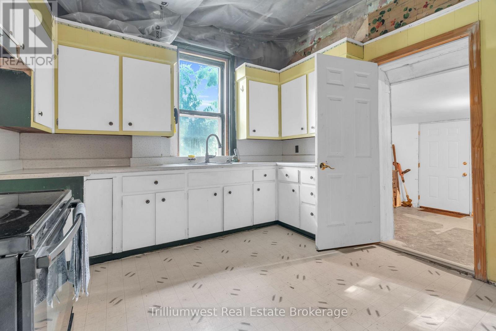 349 Main Street S, Wellington North, Ontario  N0G 2L0 - Photo 13 - X12656618