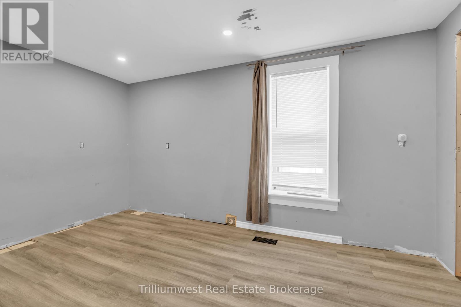 349 Main Street S, Wellington North, Ontario  N0G 2L0 - Photo 22 - X12656618