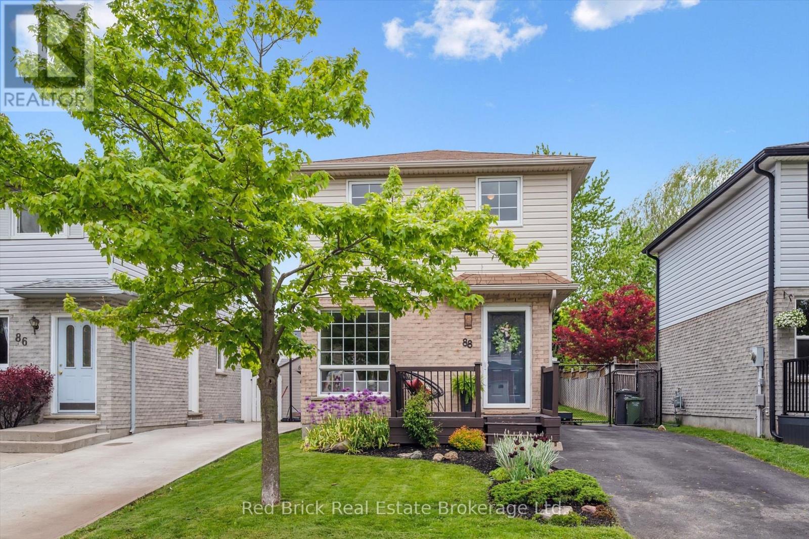 88 Watt Street, Guelph, Ontario  N1E 6W6 - Photo 2 - X12656628