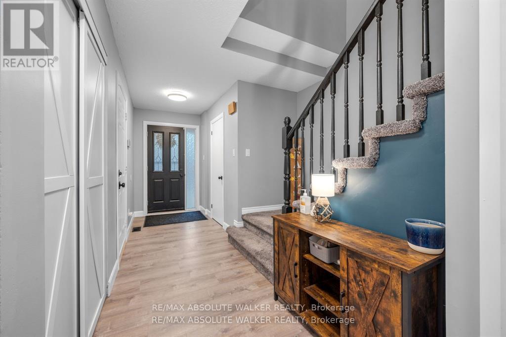 108 Cedarock Drive, Ottawa, Ontario  K2M 2H5 - Photo 3 - X12654536