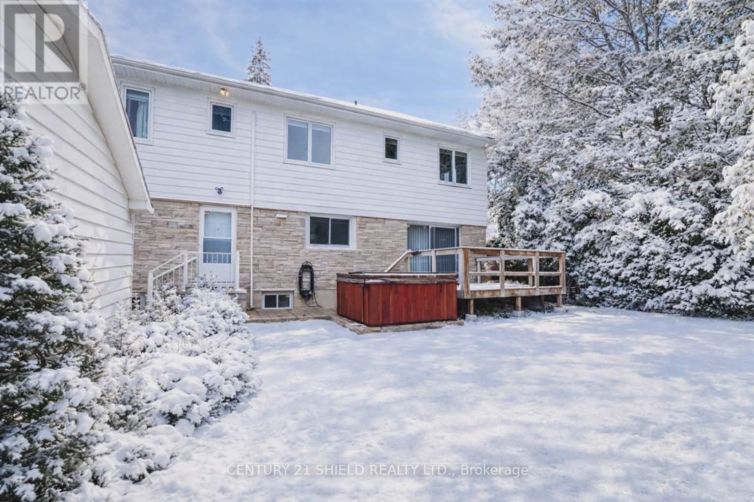 903 Riverdale Avenue, Cornwall, Ontario  K6J 2L3 - Photo 6 - X12656526