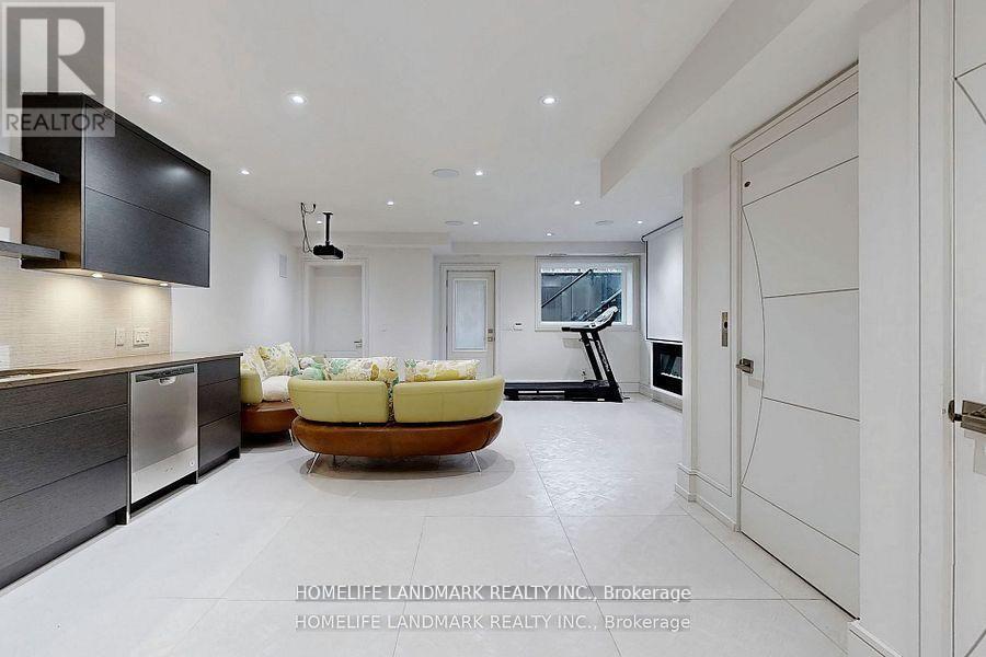 301 Jedburgh Road, Toronto, Ontario  M5M 3K5 - Photo 27 - C12656556