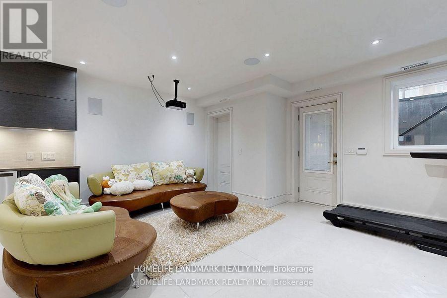 301 Jedburgh Road, Toronto, Ontario  M5M 3K5 - Photo 28 - C12656556