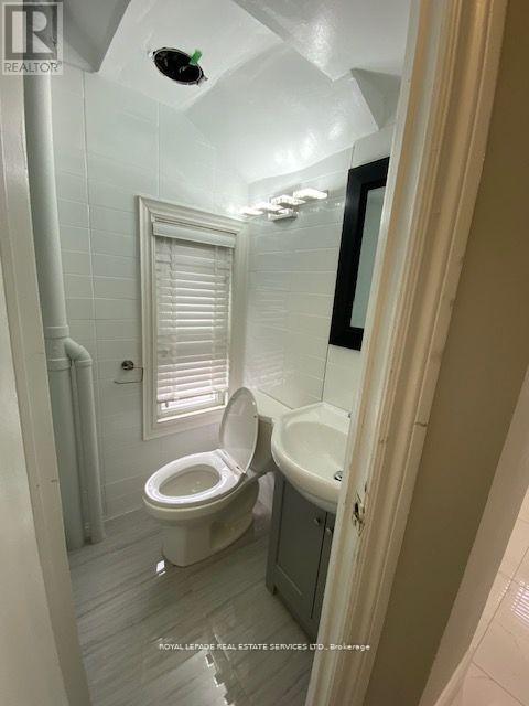 206 Carlton Street, Toronto, Ontario  M5A 2L1 - Photo 3 - C12656576