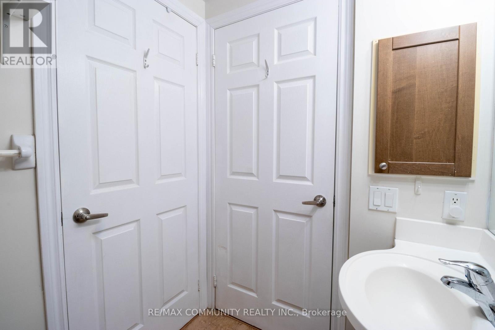 202 - 763 Bay Street, Toronto, Ontario  M5G 2R3 - Photo 11 - C12656662