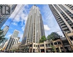 202 - 763 BAY STREET, Toronto, Ontario