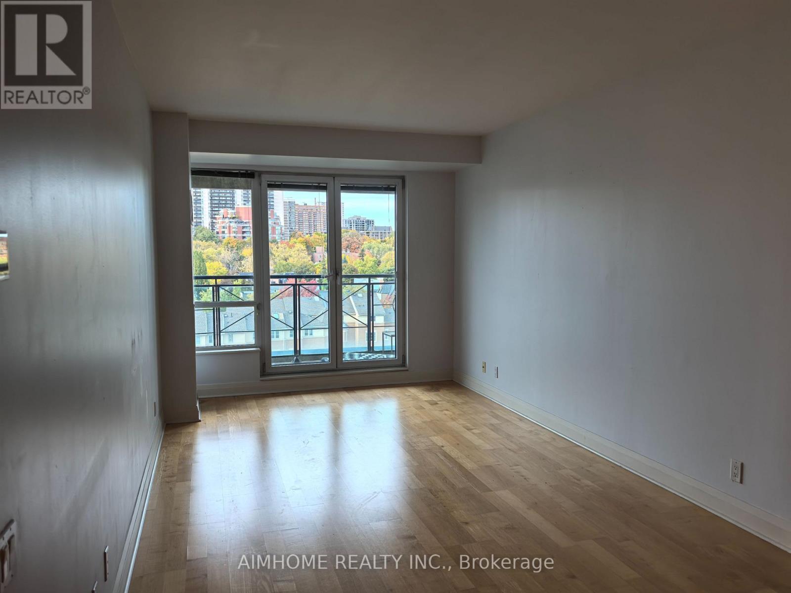 710 - 20 Scrivener Square, Toronto, Ontario  M4W 3X9 - Photo 5 - C12656680