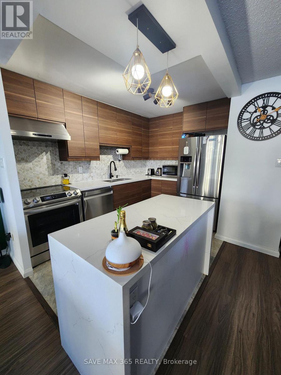 101 - 120 Dundalk Drive, Toronto, Ontario  M1P 4V9 - Photo 3 - E12656600