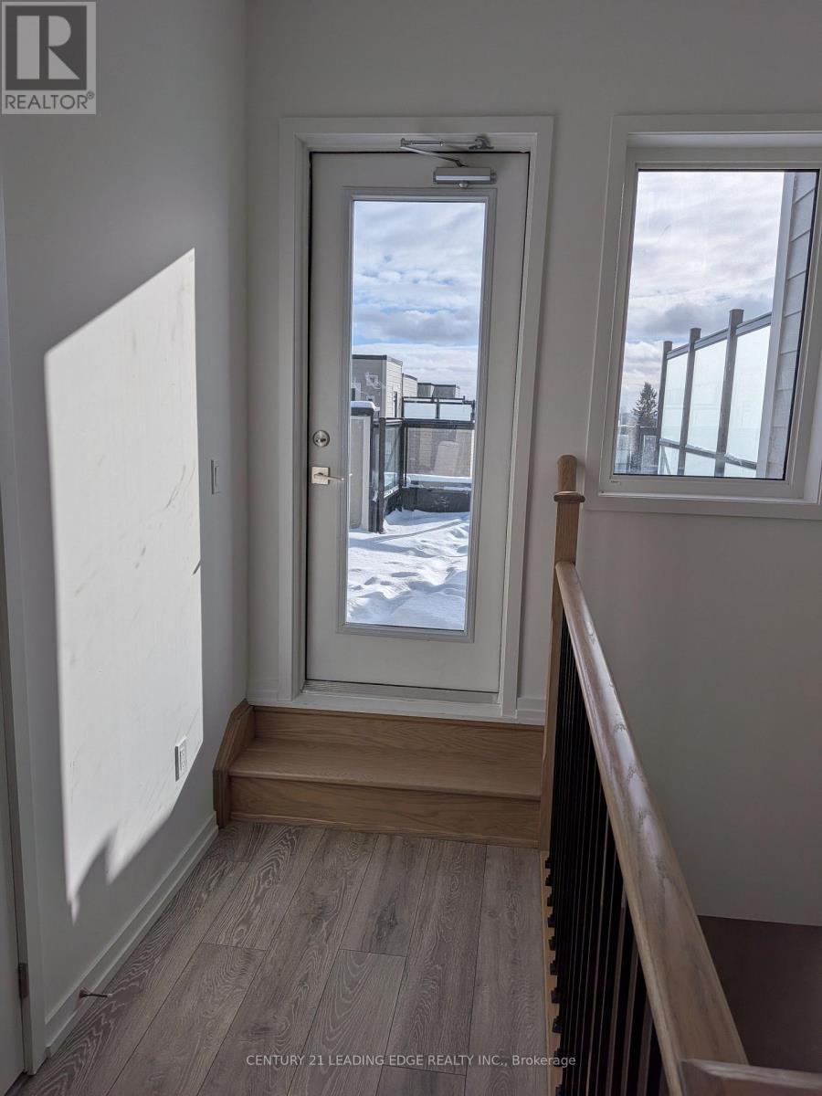 25 - 16 Lytham Green Circle, Newmarket, Ontario  L3X 0L6 - Photo 14 - N12656532