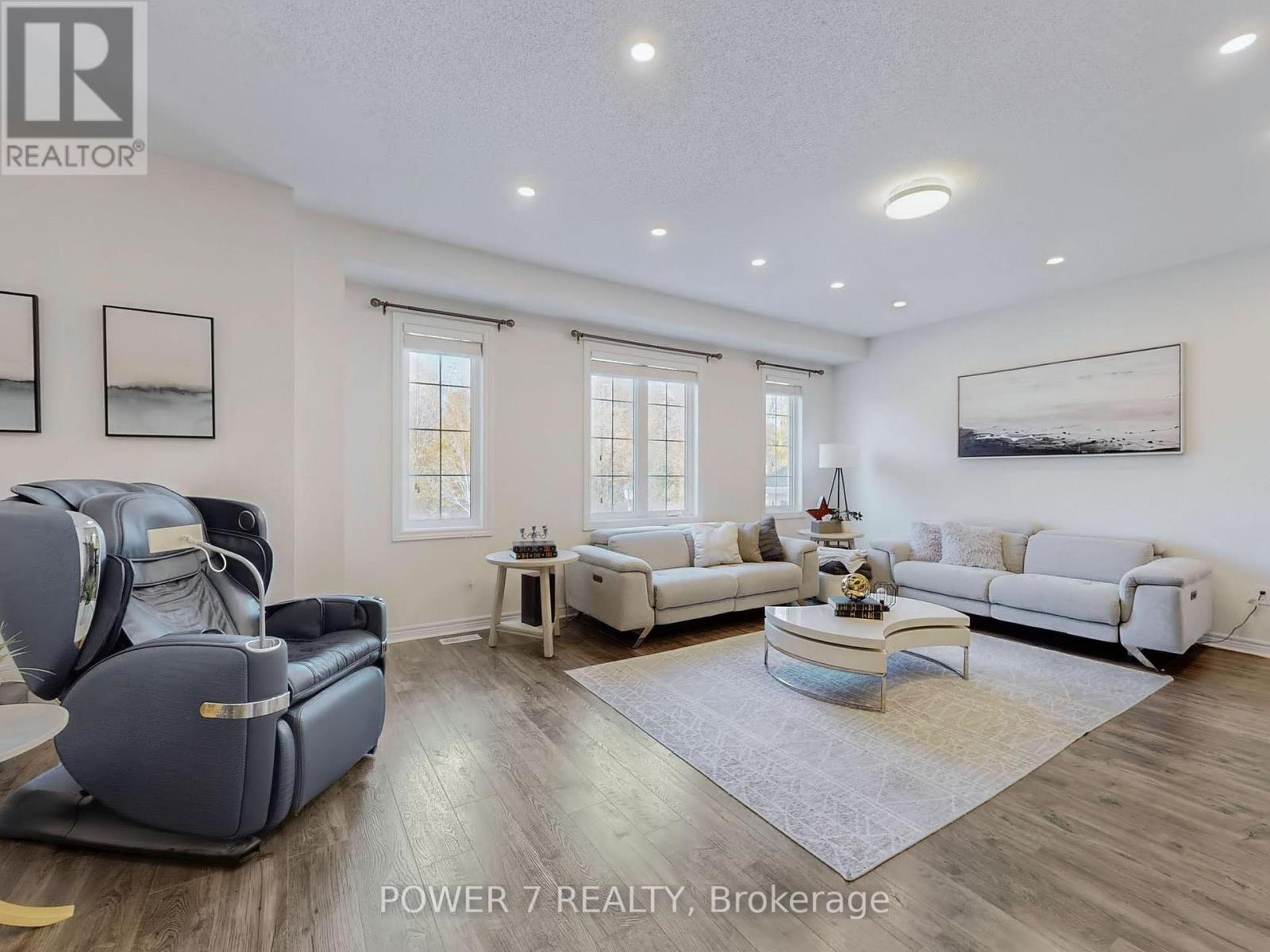 180 Woodspring Avenue, Newmarket, Ontario  L3X 3J4 - Photo 4 - N12656636