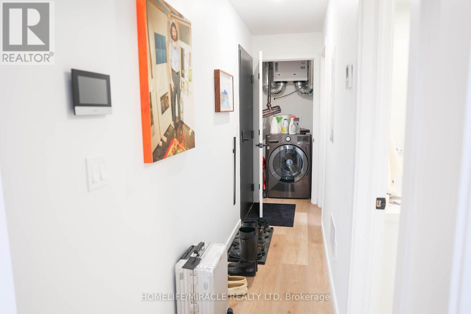 8 - 1103 Dufferin Street, Toronto, Ontario  M6H 4B5 - Photo 2 - W12656516