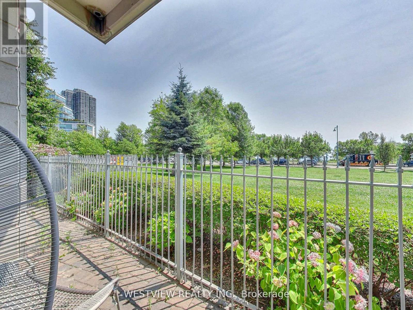 116 - 2111 Lake Shore Boulevard, Toronto, Ontario  M8V 4B2 - Photo 3 - W12656568