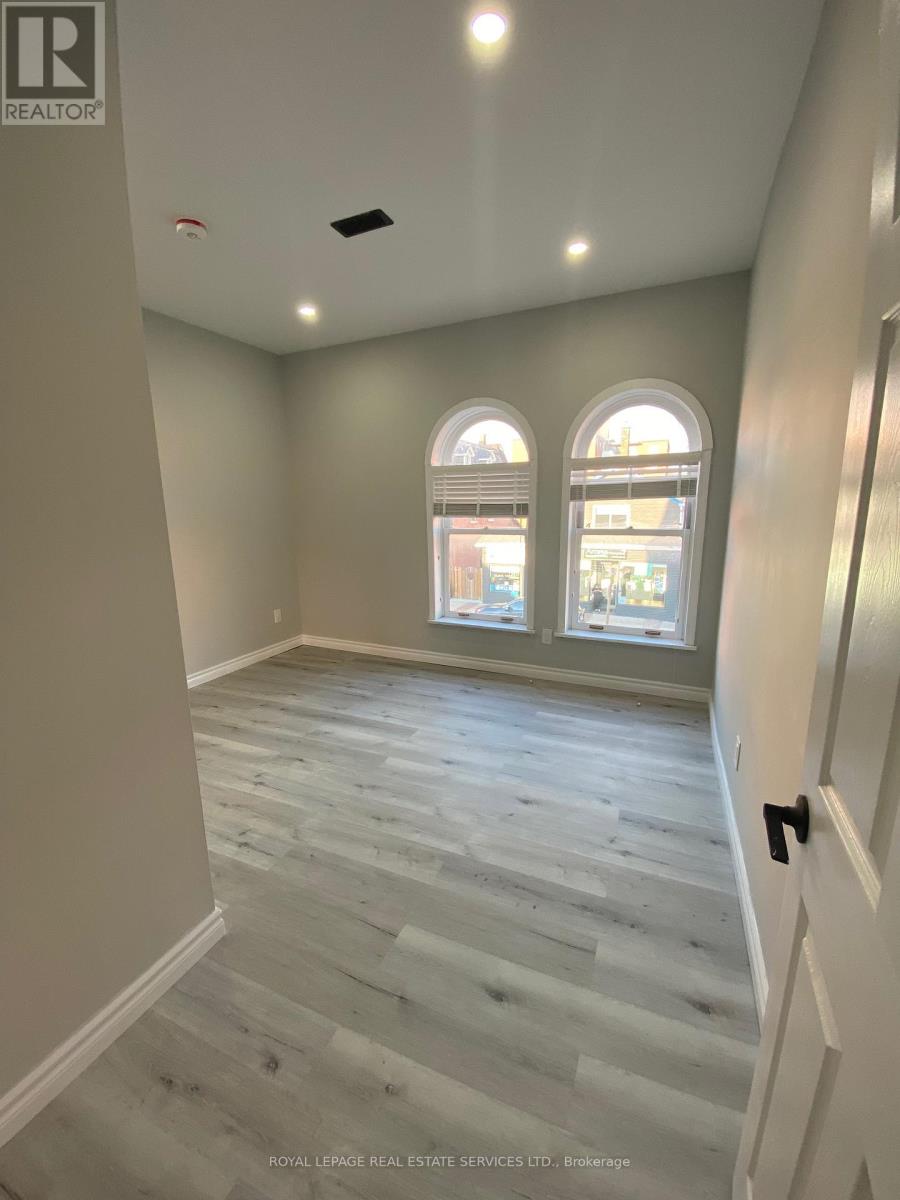 238 Queen Street S, Mississauga, Ontario  L5M 1L5 - Photo 4 - W12656570