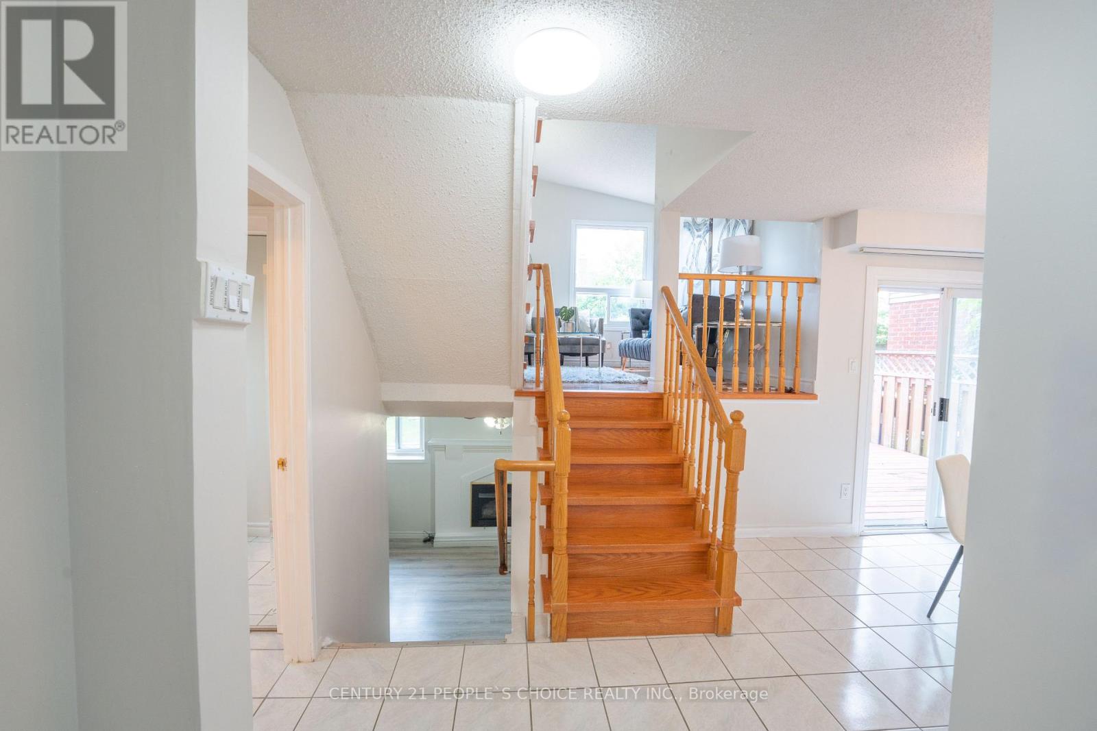 2247 Silverbirch Court, Burlington, Ontario  L7M 3H4 - Photo 17 - W12656592