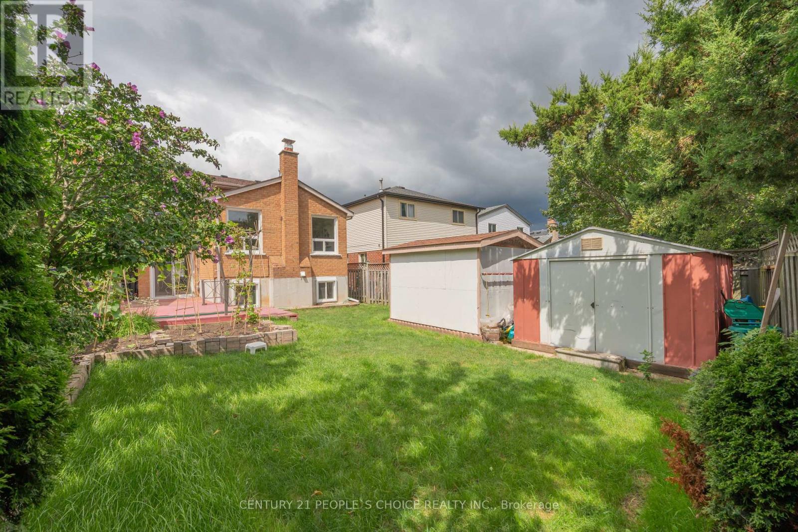 2247 Silverbirch Court, Burlington, Ontario  L7M 3H4 - Photo 47 - W12656592