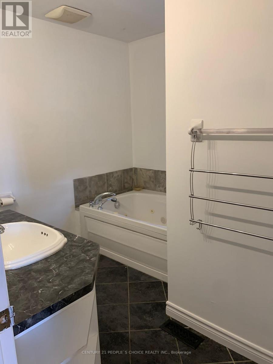 3389 Wild Cherry Lane, Mississauga, Ontario  L5N 7N7 - Photo 11 - W12656616