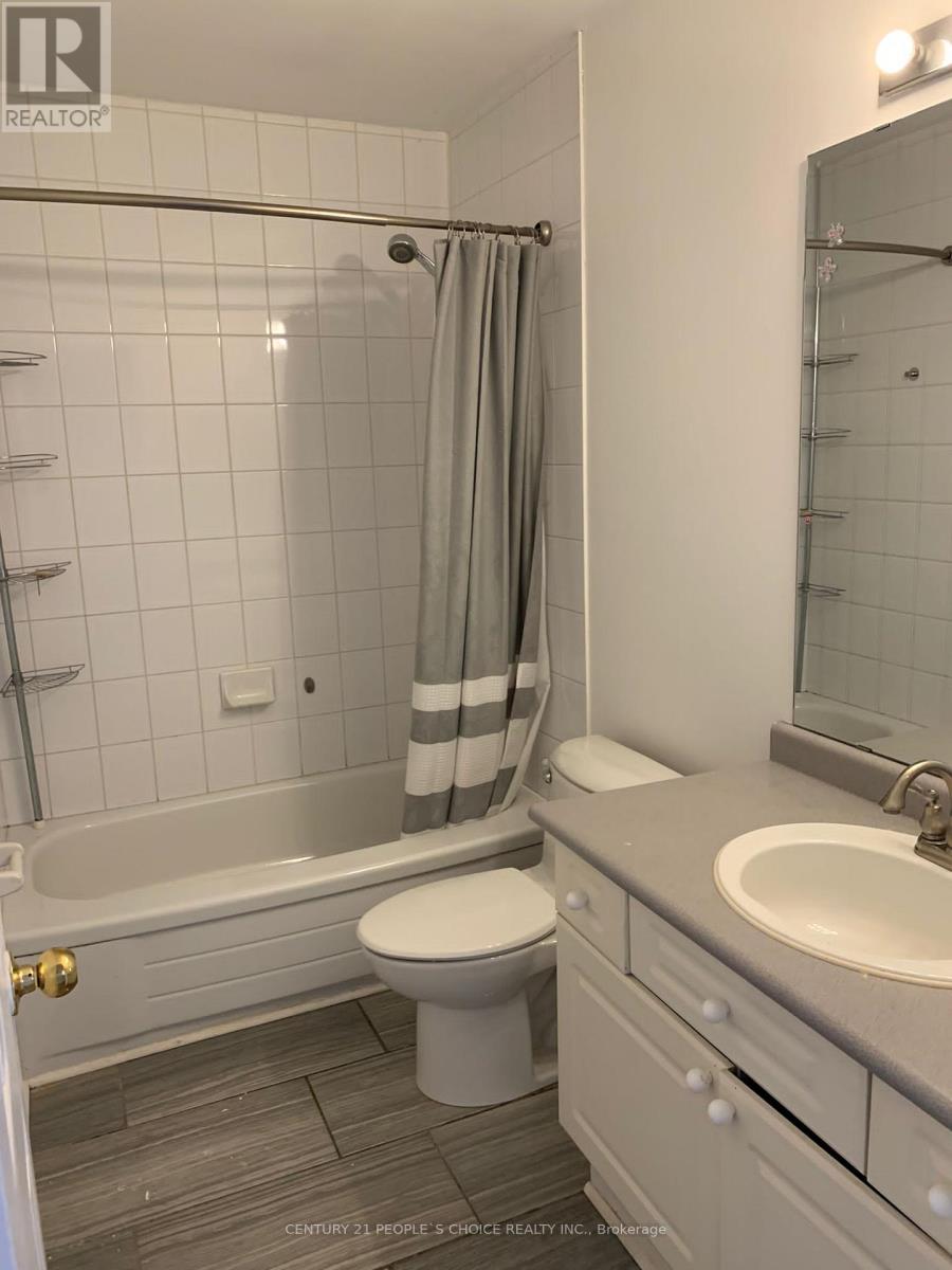 3389 Wild Cherry Lane, Mississauga, Ontario  L5N 7N7 - Photo 7 - W12656616