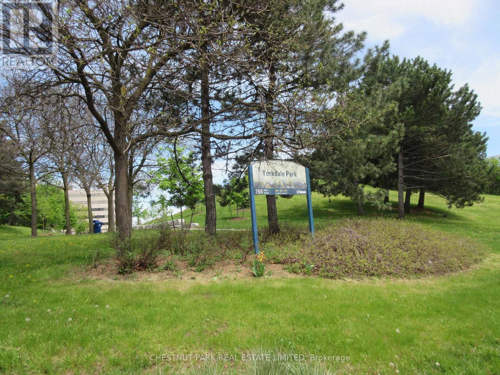 411 - 160 Flemington Road, Toronto, Ontario  M6A 0A9 - Photo 11 - W12656622