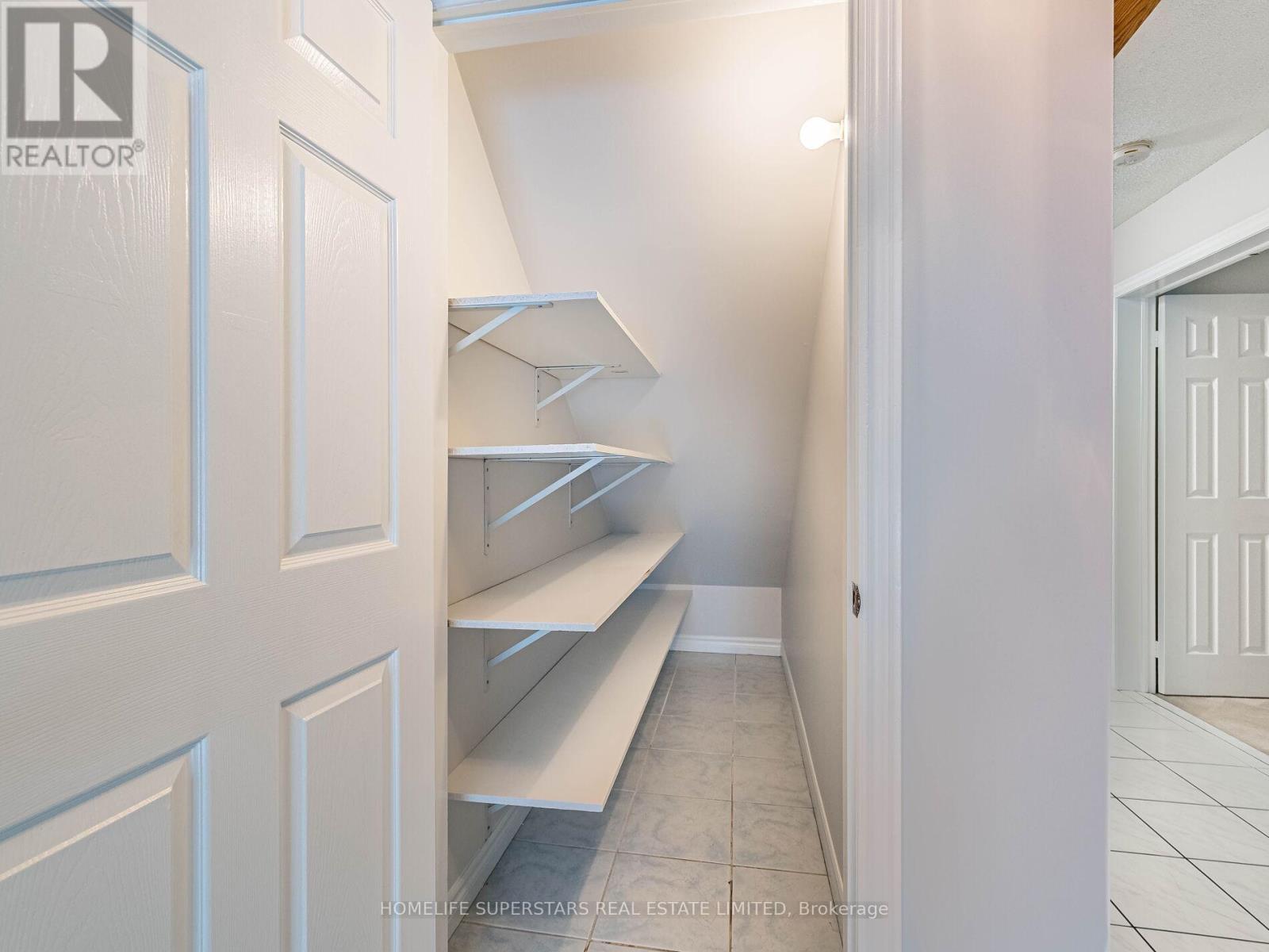 54 Hollybush Street, Brampton, Ontario  L6R 1A6 - Photo 21 - W12656650